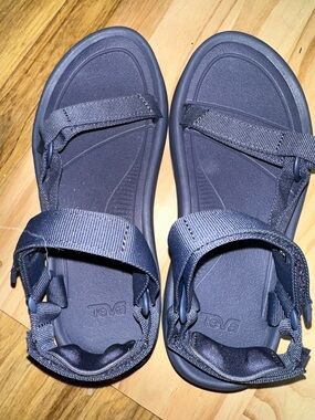 GUC Teva women’s blue platform Ampsole sandals size 10